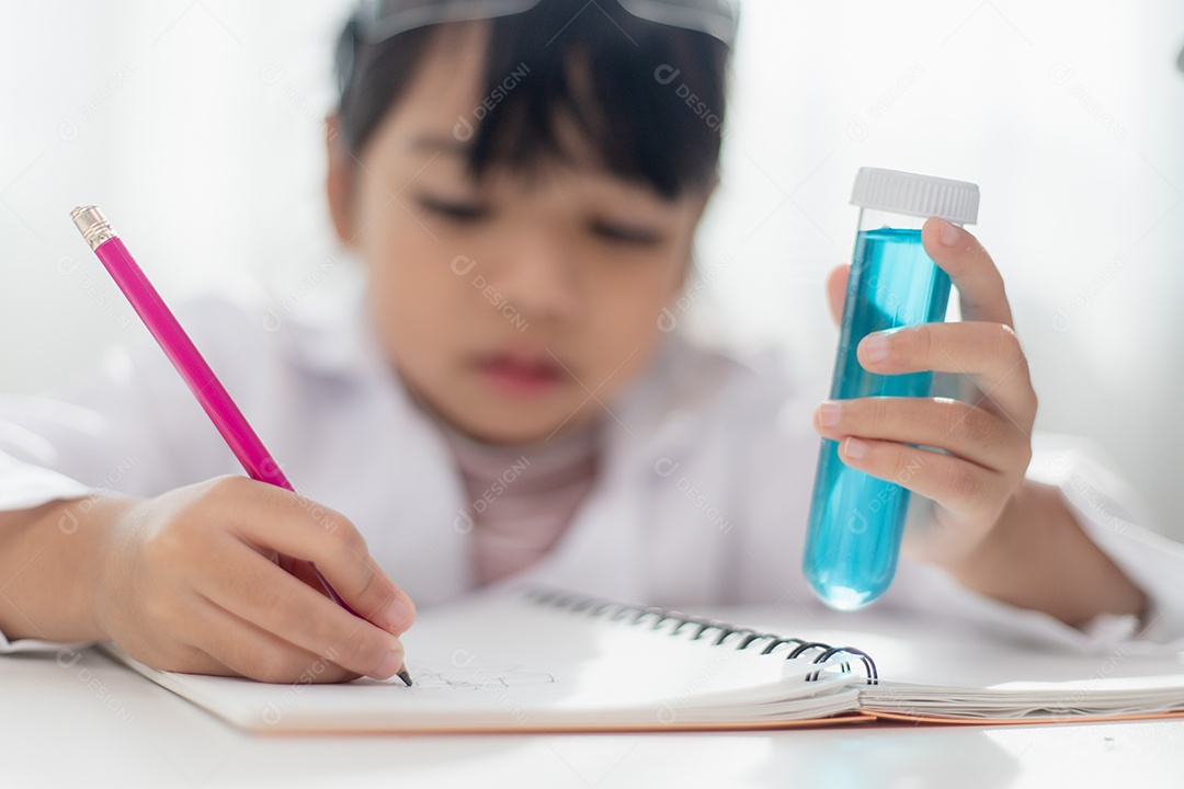 Conceito de finanças de negócios de otimização de pagamento de impostos