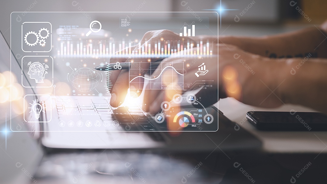 Cientistas de dados. Programador de homem usando laptop analisando e desenvolvendo