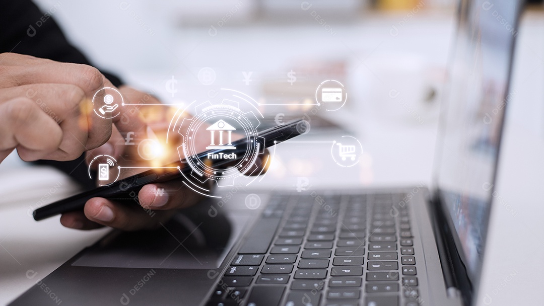 Futuro do empresário do conceito de tecnologia financeira selecionando a palavra fintech