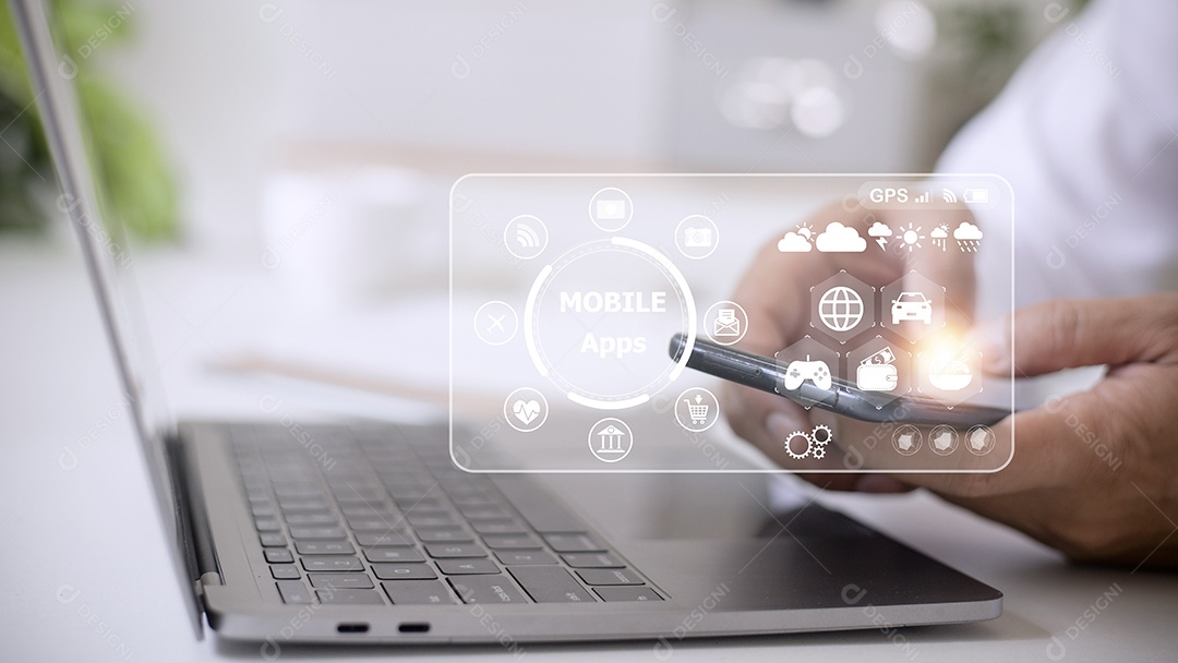 Conceito de aplicativos móveis Mãos de homem de negócios segurando tela sensível