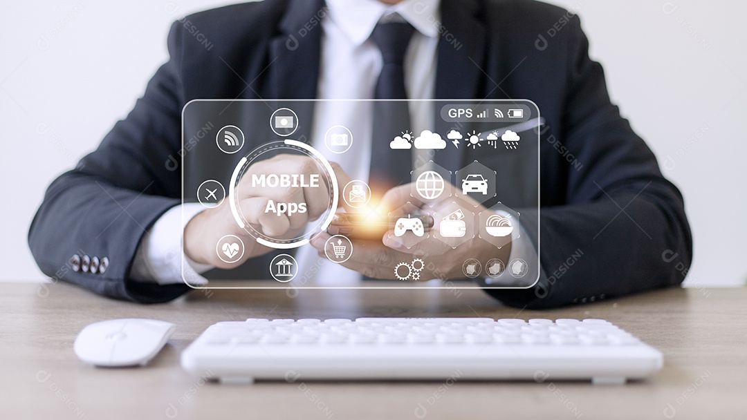 Conceito de aplicativos móveis Mãos de homem de negócios segurando tela sensível