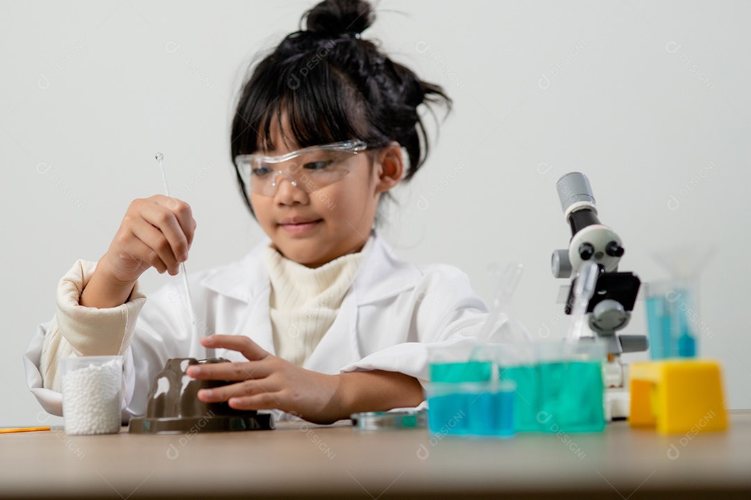 Educação, ciência, química e conceito de crianças.