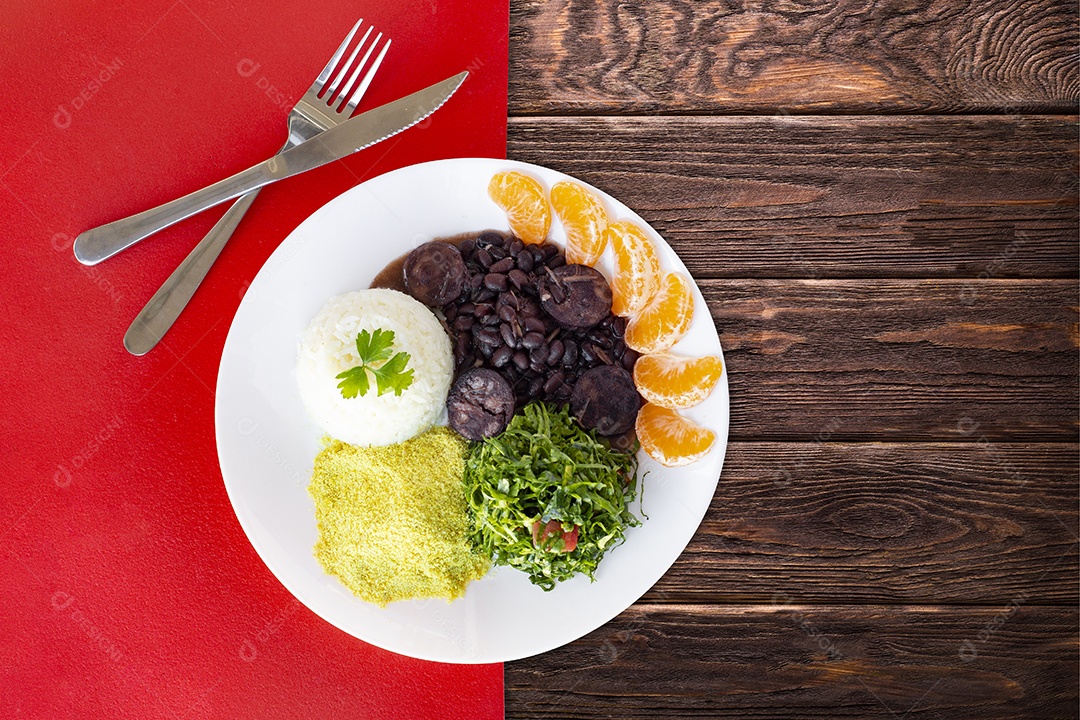 Prato de comida típico do brasil Feijoada