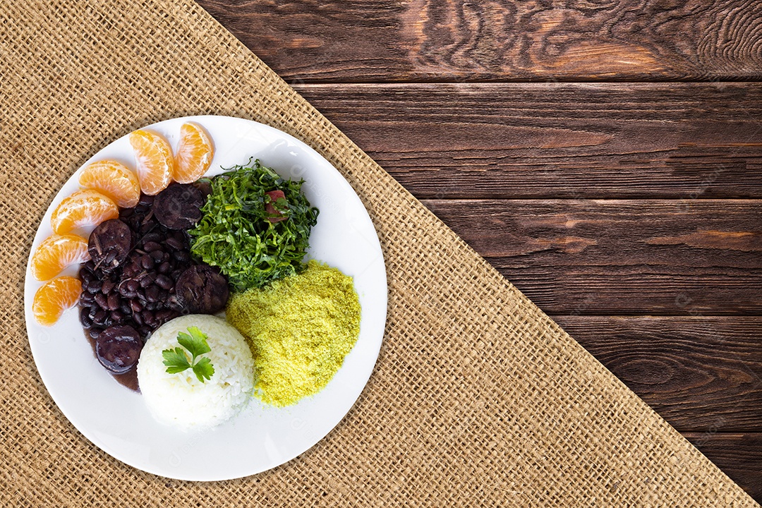 Prato de comida típico do brasil Feijoada