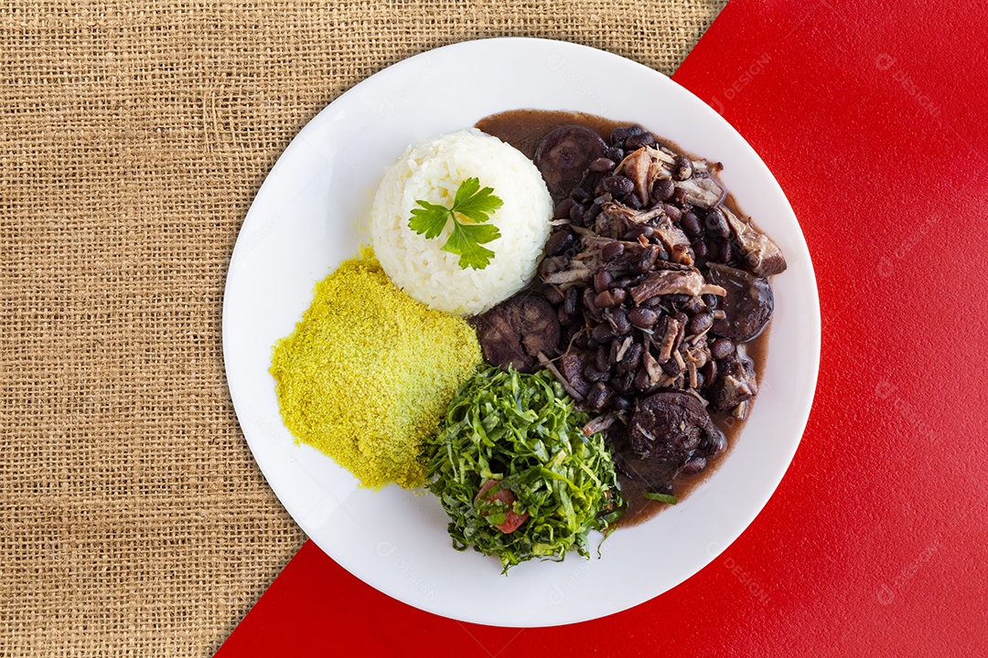 Prato de comida típico do brasil Feijoada