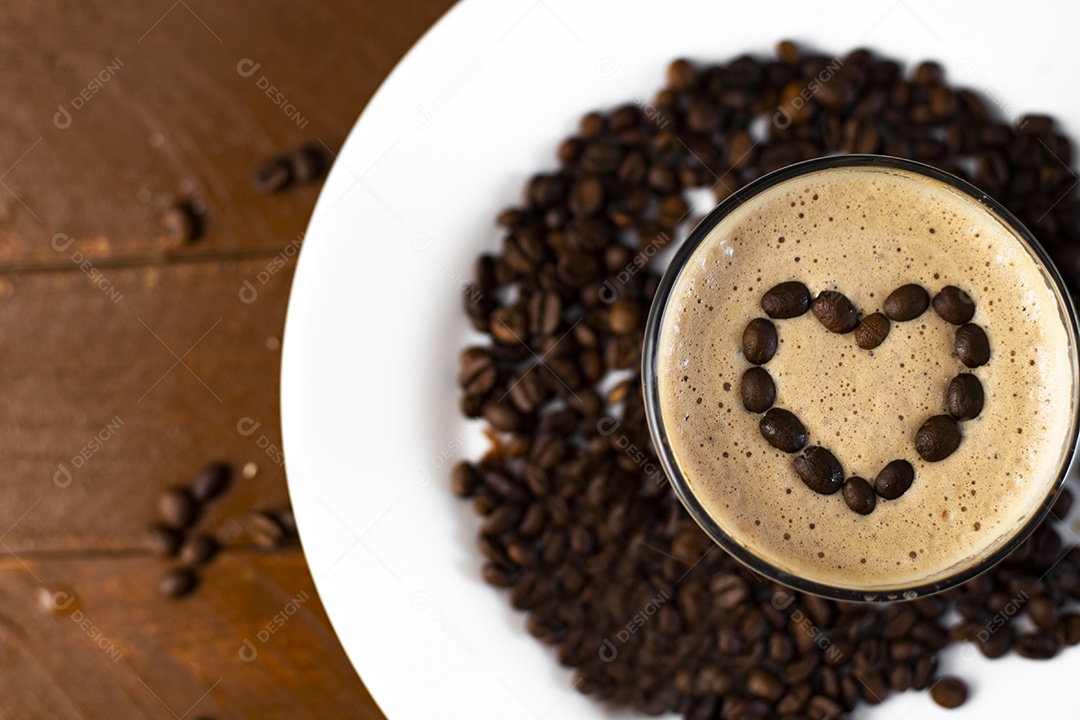 Xicara de café bebida chocolate mesa madeira