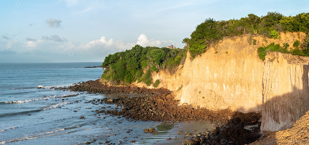 Falésias da Praia do Cotovelo em Natal-RN / Brasil.