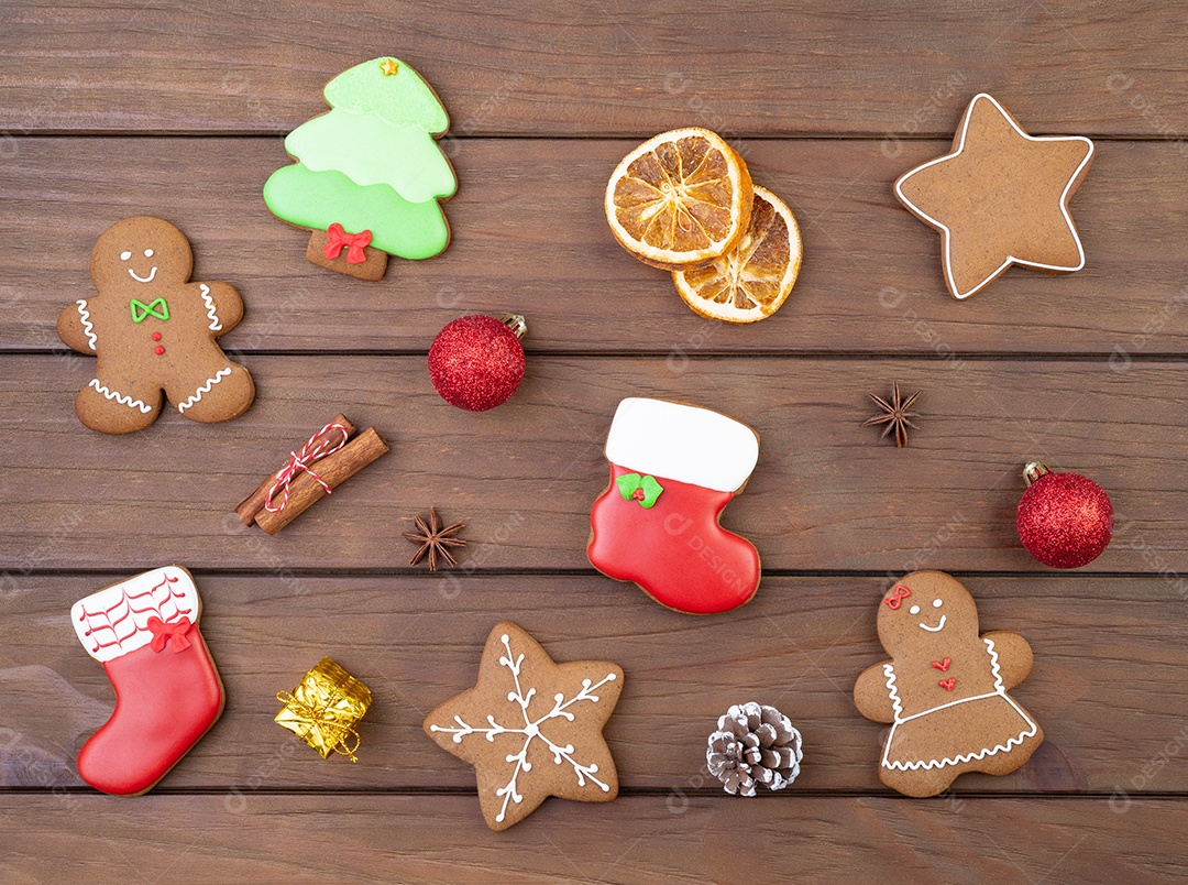 Sobremesa e lanche de doce, romeu e julieta, queijo com goiaba na placa de madeira