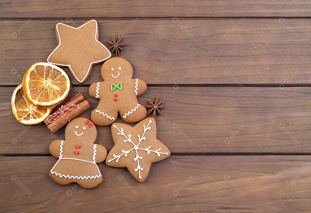 Sobremesa e lanche de doce, romeu e julieta, queijo com goiaba na placa de madeira