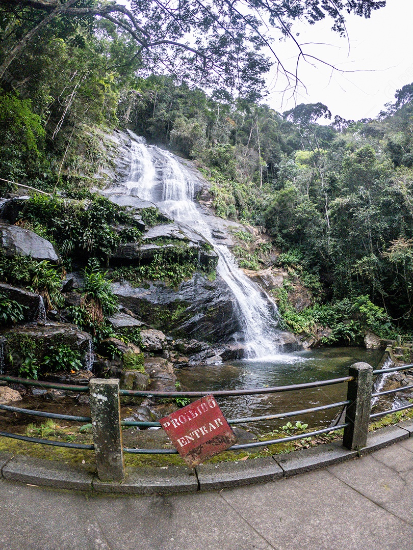 Cachoeira Taunay no Parque Nacional da Tijuca no Rio de Janeiro.