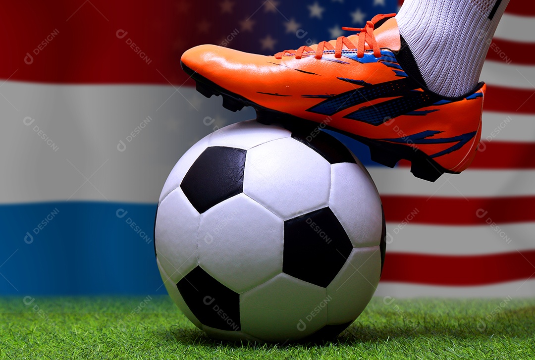 Competição da Copa de Futebol das 16 equipes entre a Holanda e a América.