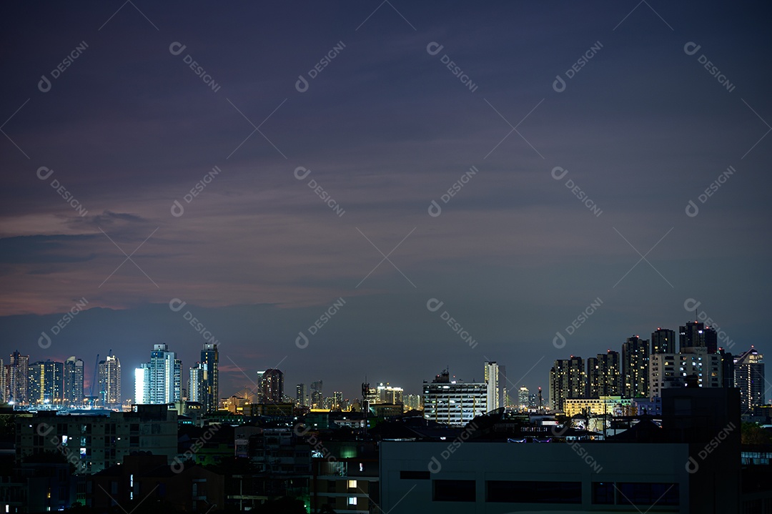 Cidade, residência, residência, o negócio, comércio, escritório à noite