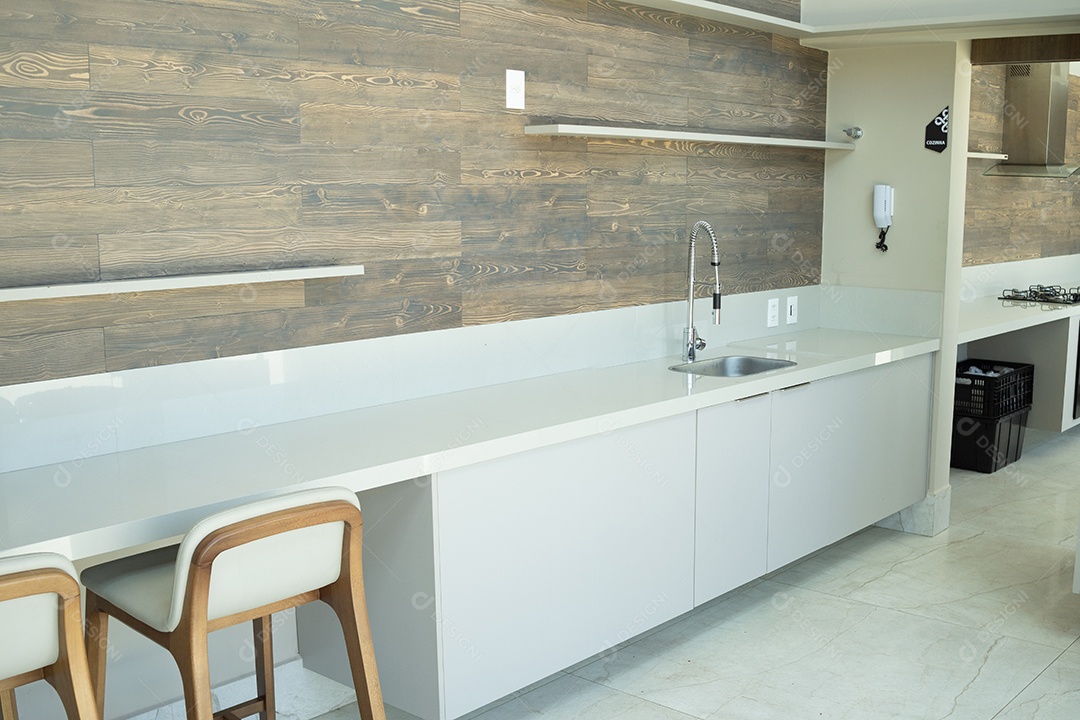 Cozinha planejada chique de uma casa