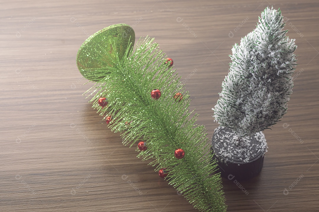 Mini árvore natal lado Feliz Natal