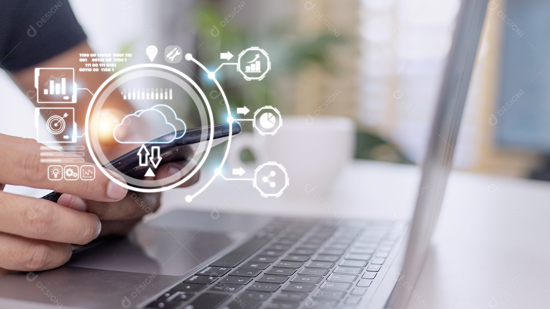 Mão segurando a computação em nuvem virtual com o mundo e a tecnologia