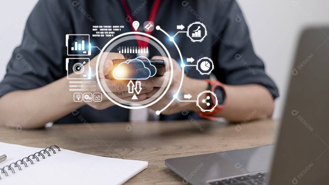 Mão segurando a computação em nuvem virtual com o mundo e a tecnologia