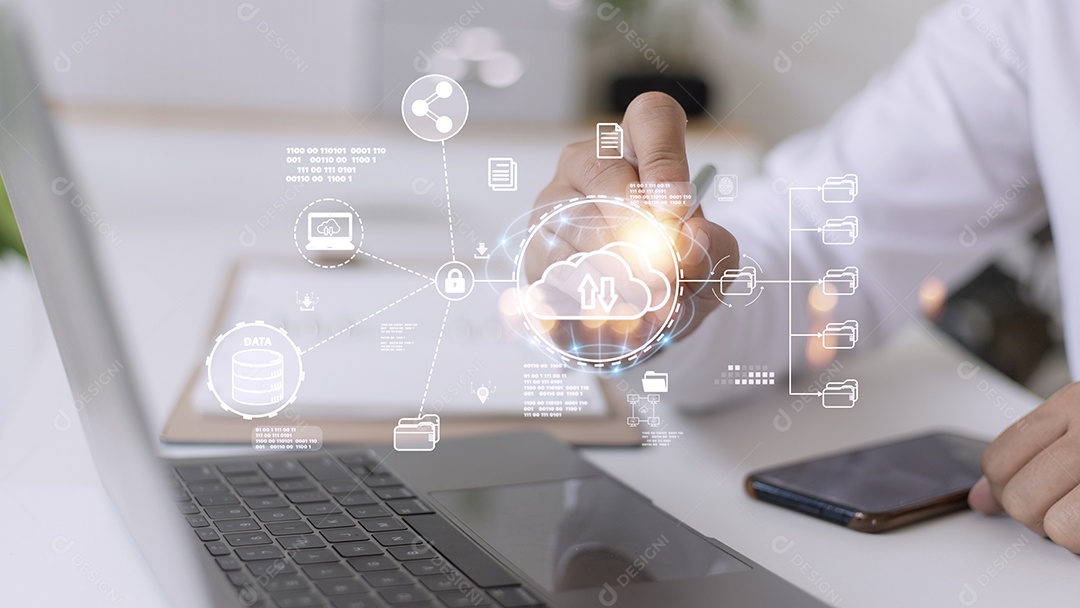 Mão segurando a computação em nuvem virtual com o mundo e a tecnologia