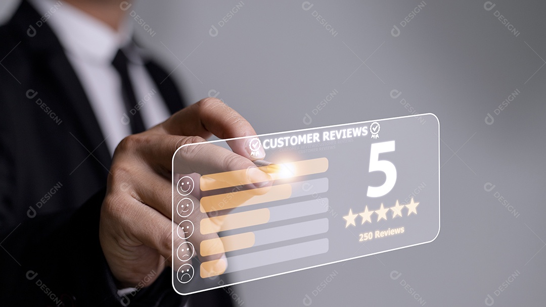 Conceito de boa classificação da avaliação do cliente, avaliação do cliente por cinco funcionários