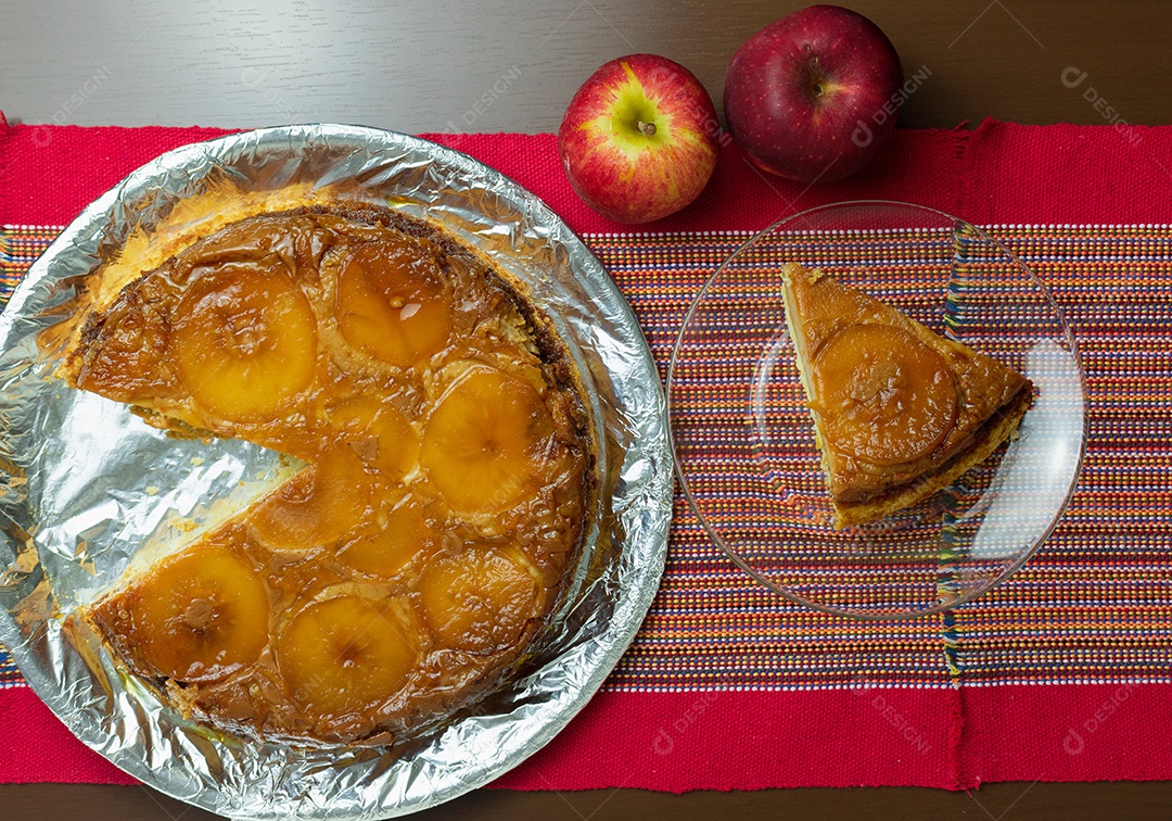 Torta de maçã brasileira, doce muito famoso no Brasil