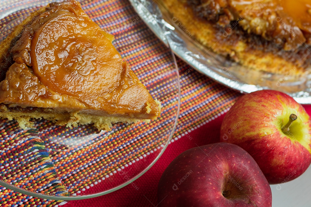 Torta de maçã brasileira, doce muito famoso no Brasil