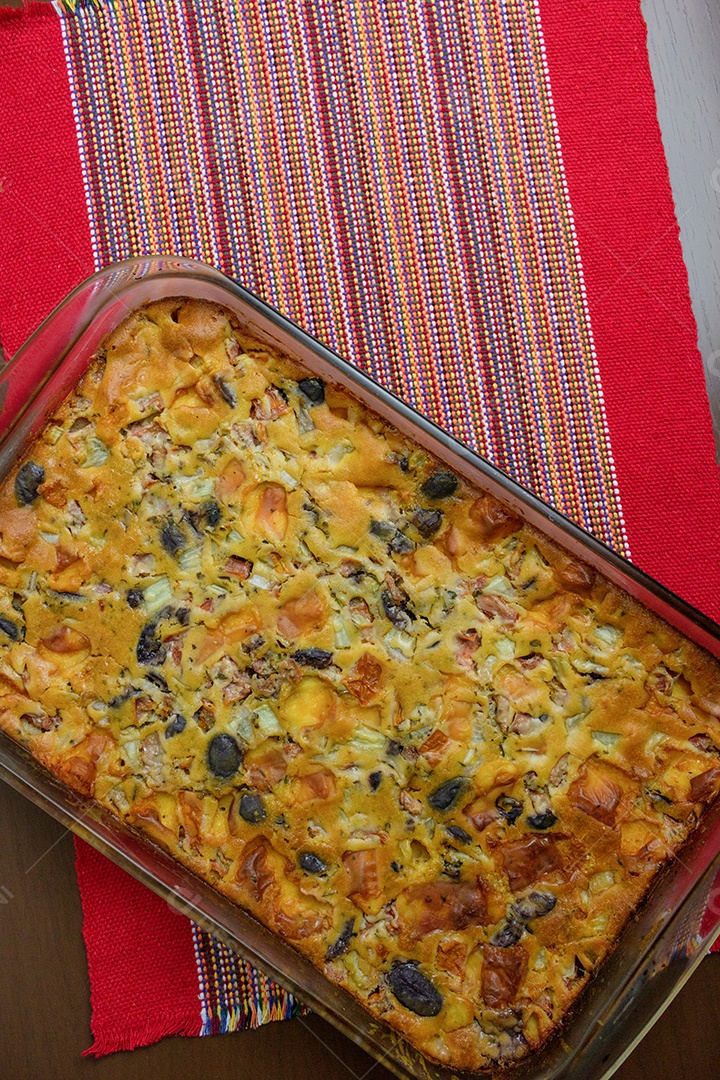 Torta Com Queijo e Azeitona Preta, famosa Torta de Natal no Brasil