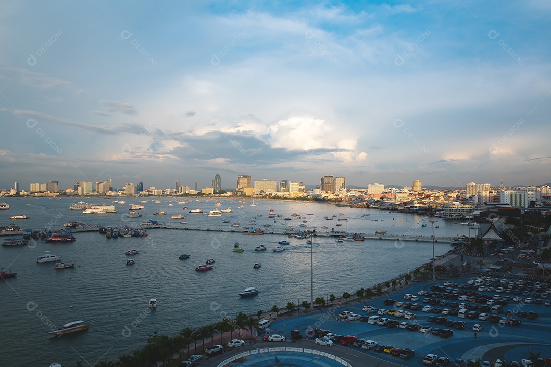 Vista aérea de uma cidade linda céu nublado