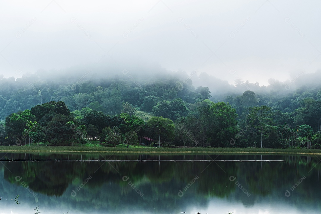 Paisagem do reservatório em Rayong Tailândia
