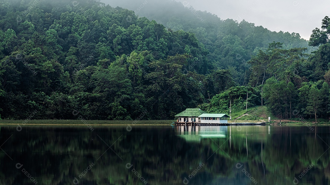 Paisagem do reservatório em Rayong Tailândia