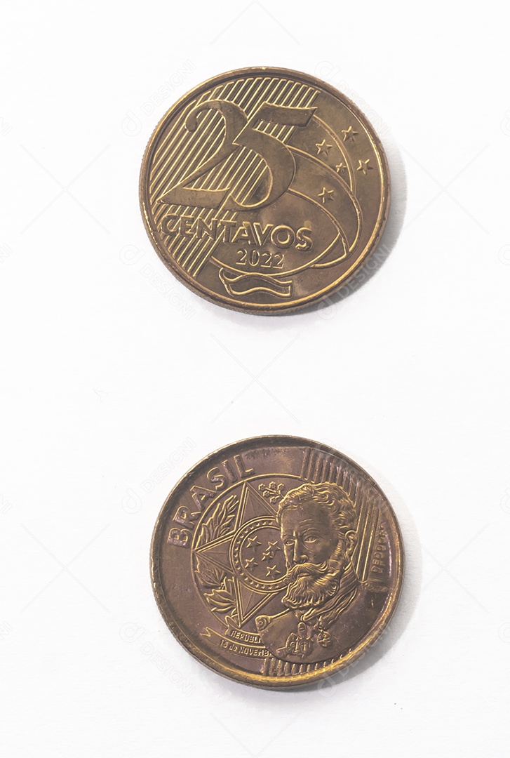 Moedas brasileiras, frente e verso com fundo branco