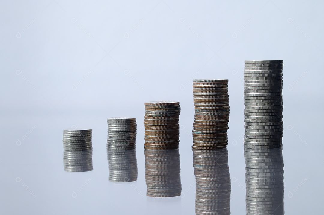 Câmbio, transferência de dinheiro, tecnologia financeira FinTech, relatório de economia