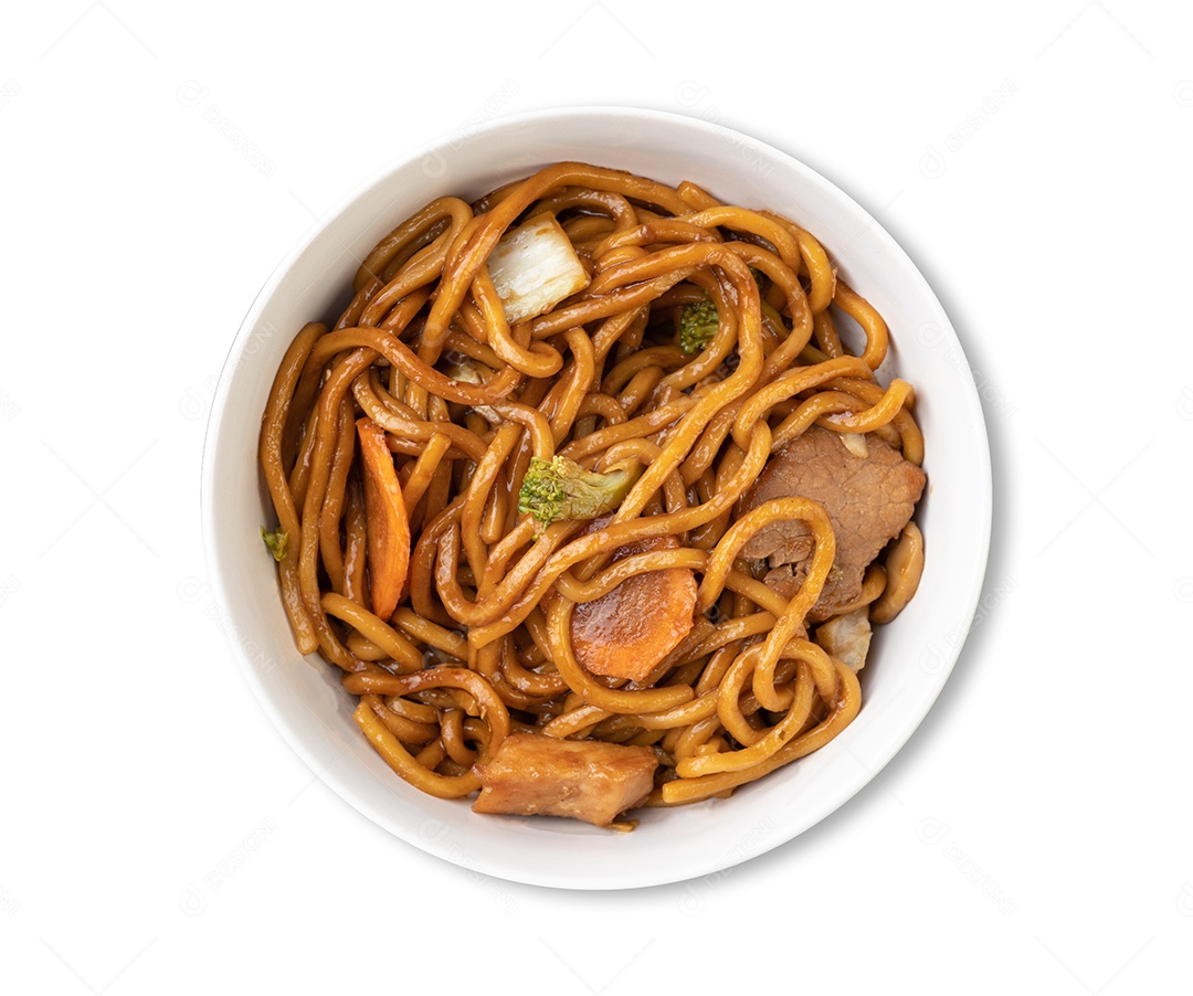 Yakisoba, massa tradicional asiática com macarrão, carne e legumes.