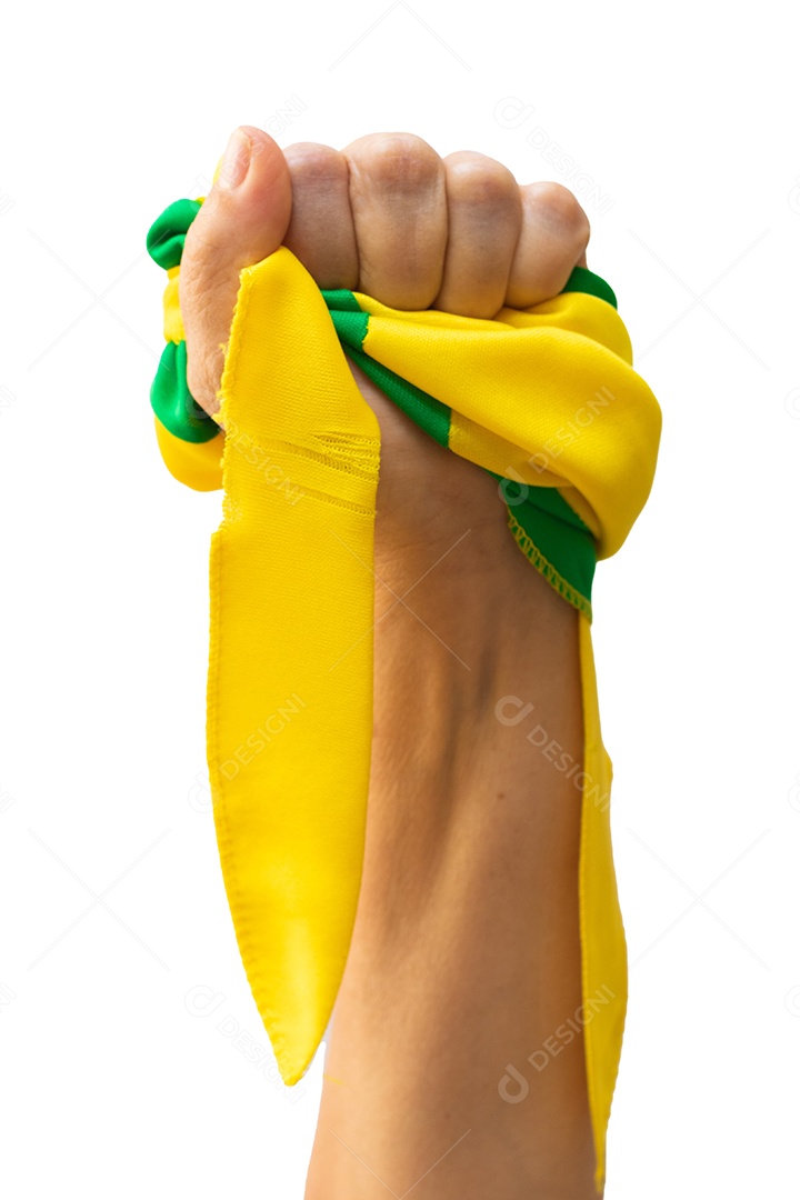 Segurando fitas verdes e amarelas da bandeira do Brasil isoladas em branco