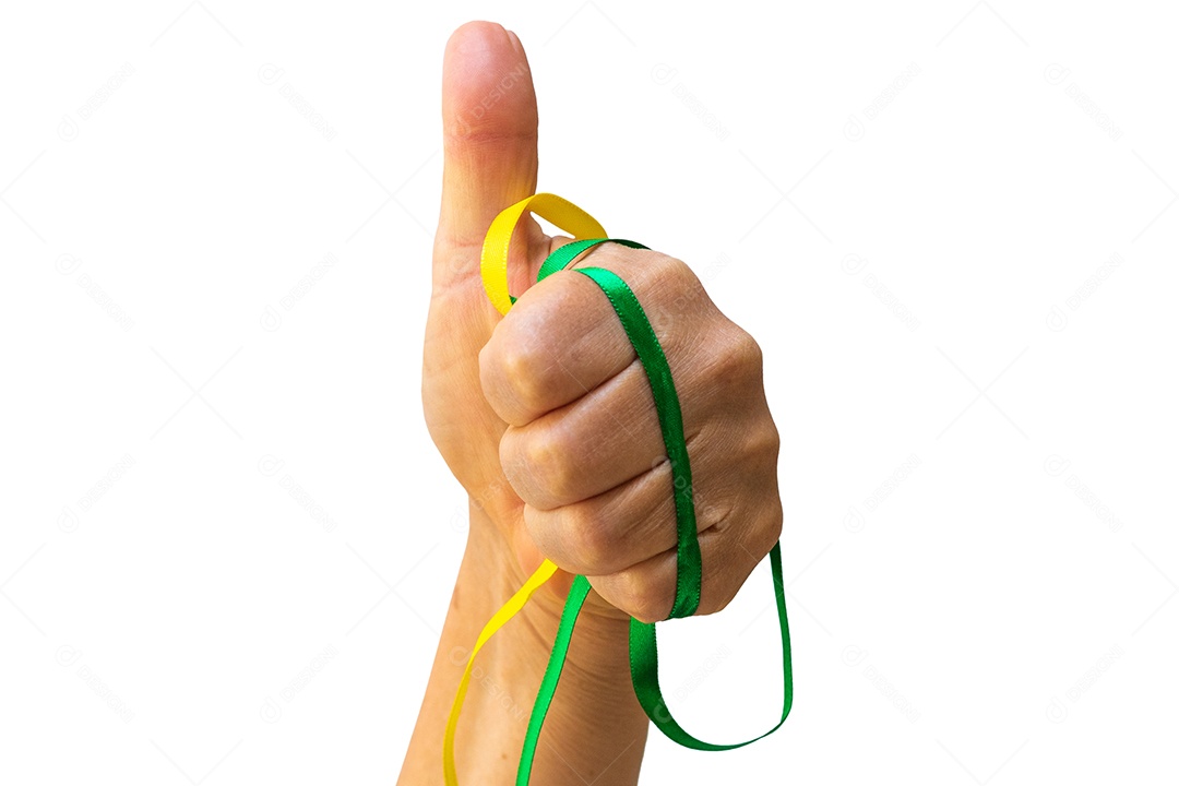 Bandeira e imagem do Dia da Independência. Segurando a fita verde e amarela