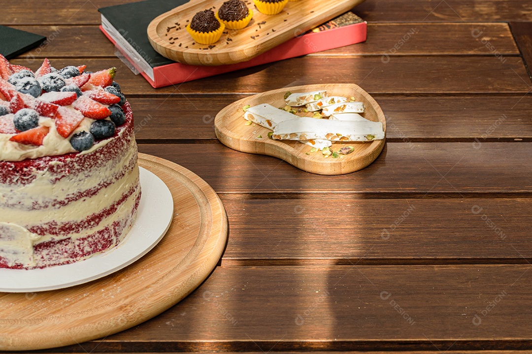 Brigadeiros, doce tradicional brasileiro. Muito servido em festas infantis chocolate