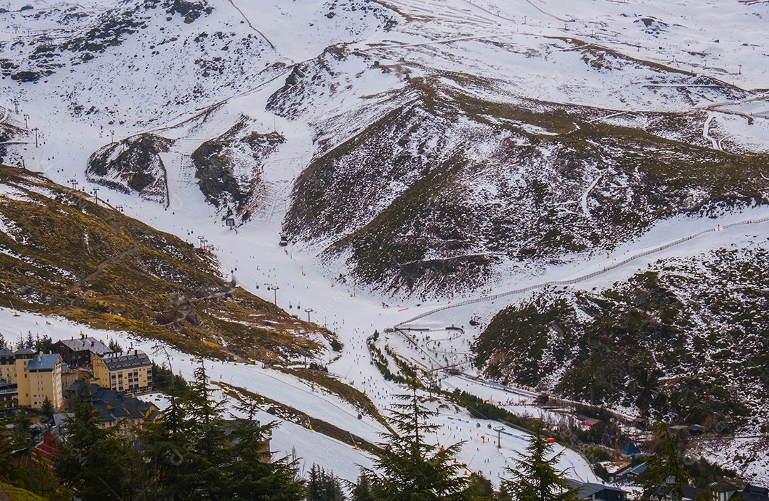 Montanhas cobertas de neve de Serra Nevada, Granada, Andaluzia