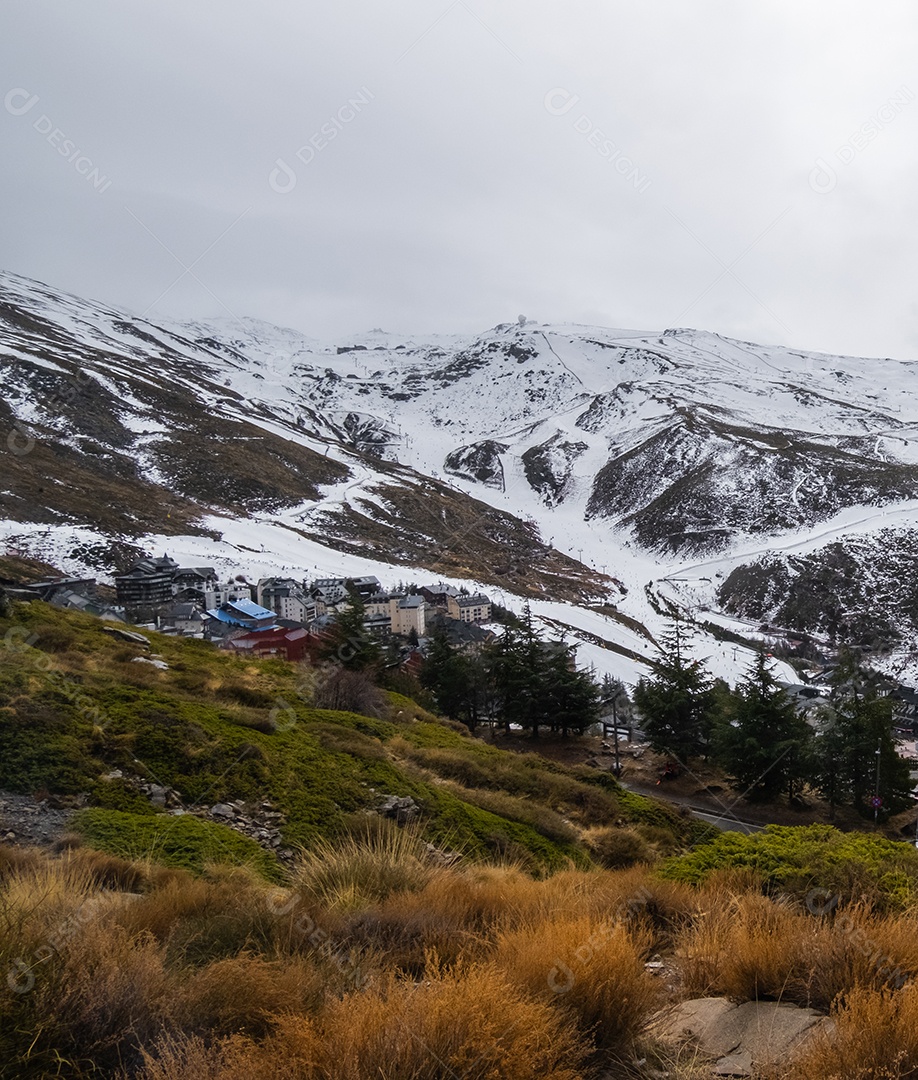 Montanhas cobertas de neve de Serra Nevada, Granada, Andaluzia