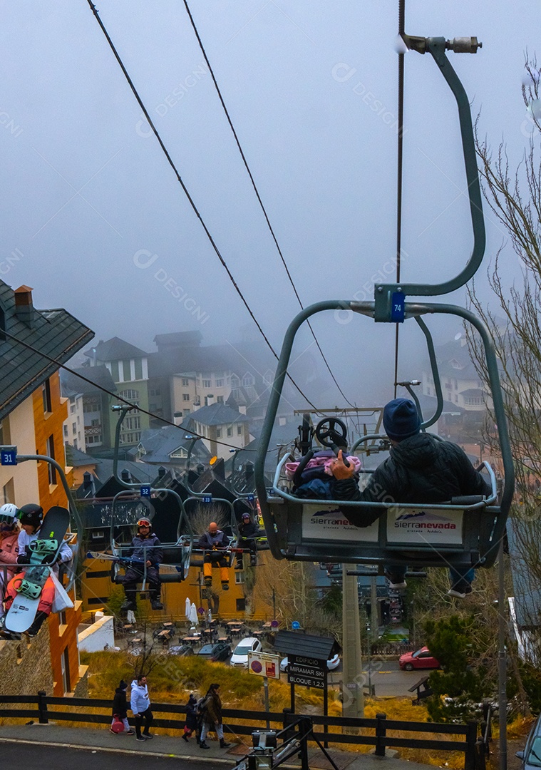 Vista do teleférico em Serra Nevada Tampado Montanha.