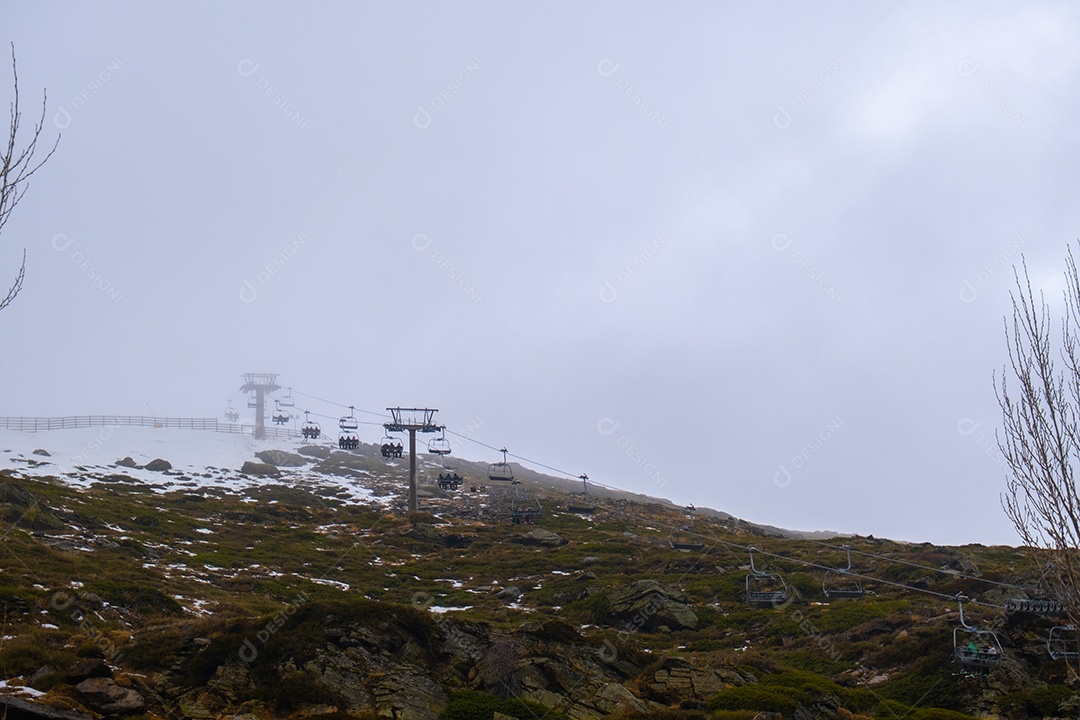 Montanhas cobertas de neve de Serra Nevada, Granada, Andaluzia