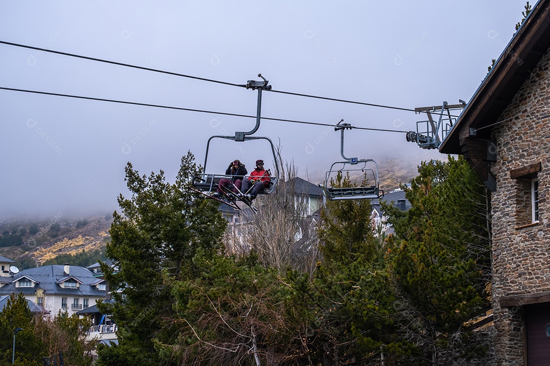 Vista do teleférico em Serra Nevada Tampado Montanha.