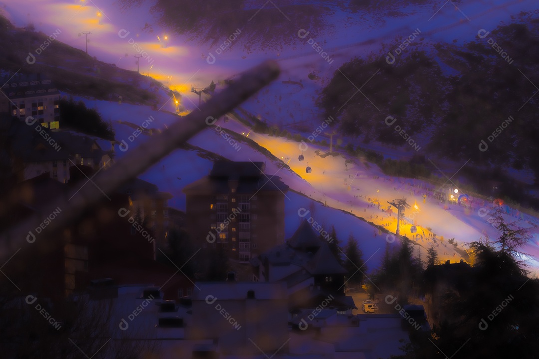 Esqui de montanha à noite - Pradollano, Sierra Nevada, Espanha