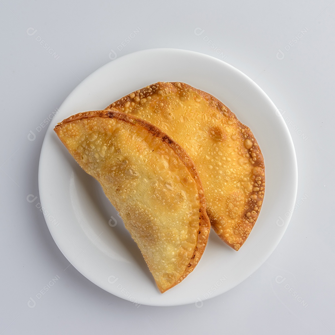 Bolos na chapa branca. Pastelaria tradicional brasileira conhecida como pastel