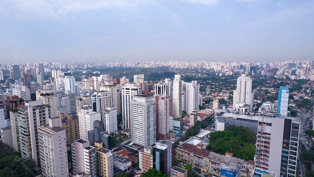 Muitos edifícios no bairro Jardins em São Paulo, Brasil. Edifícios residenciais