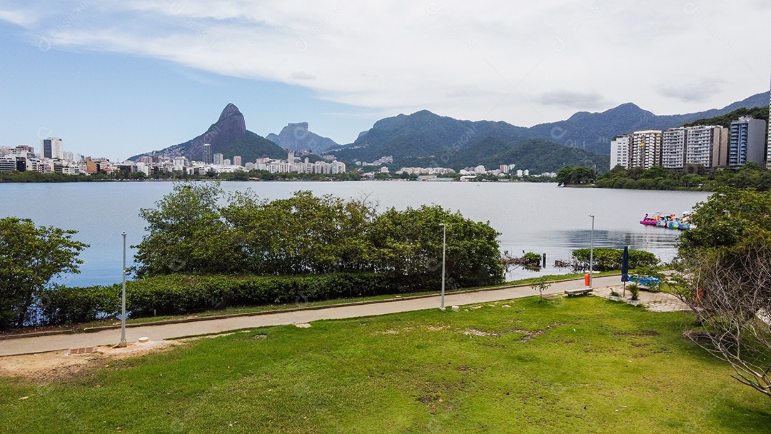 Vista da Lagoa Rodrigo de Freitas no Rio de Janeiro.