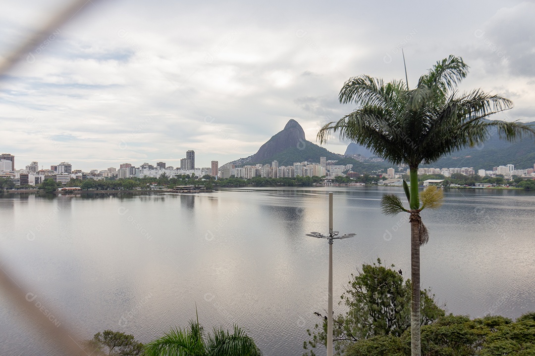 Vista da Lagoa Rodrigo de Freitas no Rio de Janeiro.