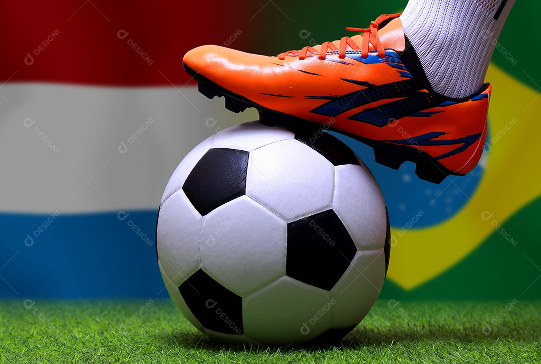 Competição da Copa de Futebol entre a Holanda nacional e a Croácia nacional.