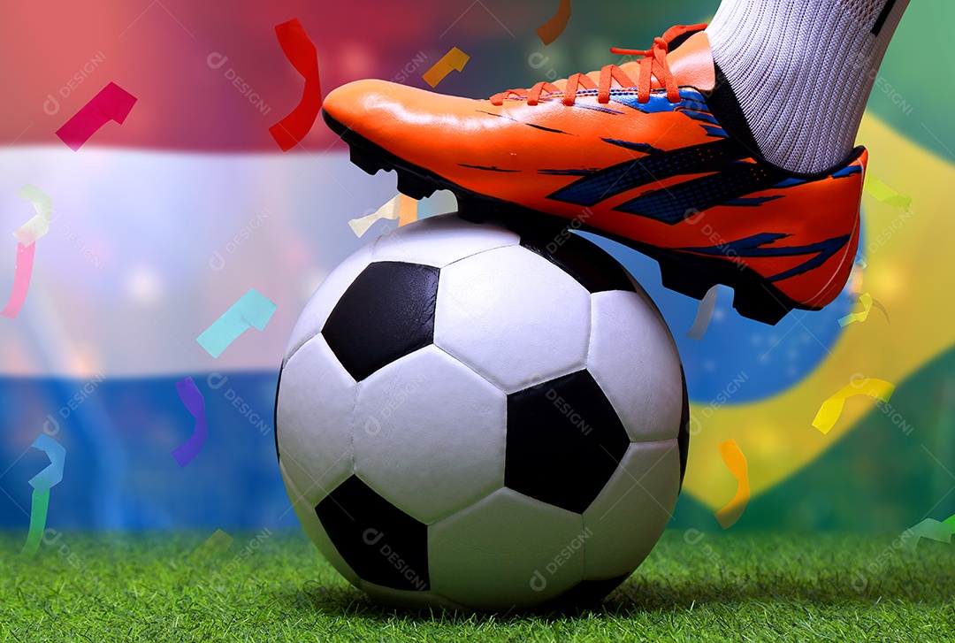 Competição da Copa de Futebol entre a seleção holandesa e a seleção brasileira.