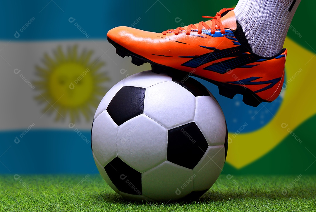 Competição da Copa de Futebol entre as seleções nacional argentina e brasileira.