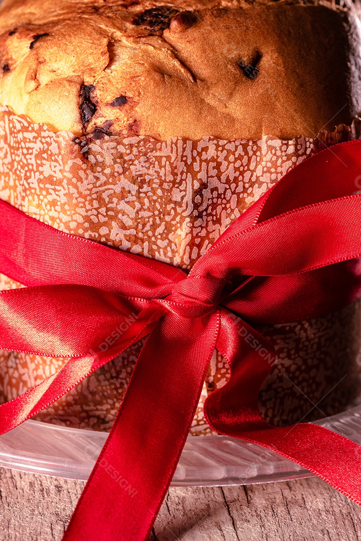 Pão caseiro de Natal mesmo em fundo desfocado Panetone