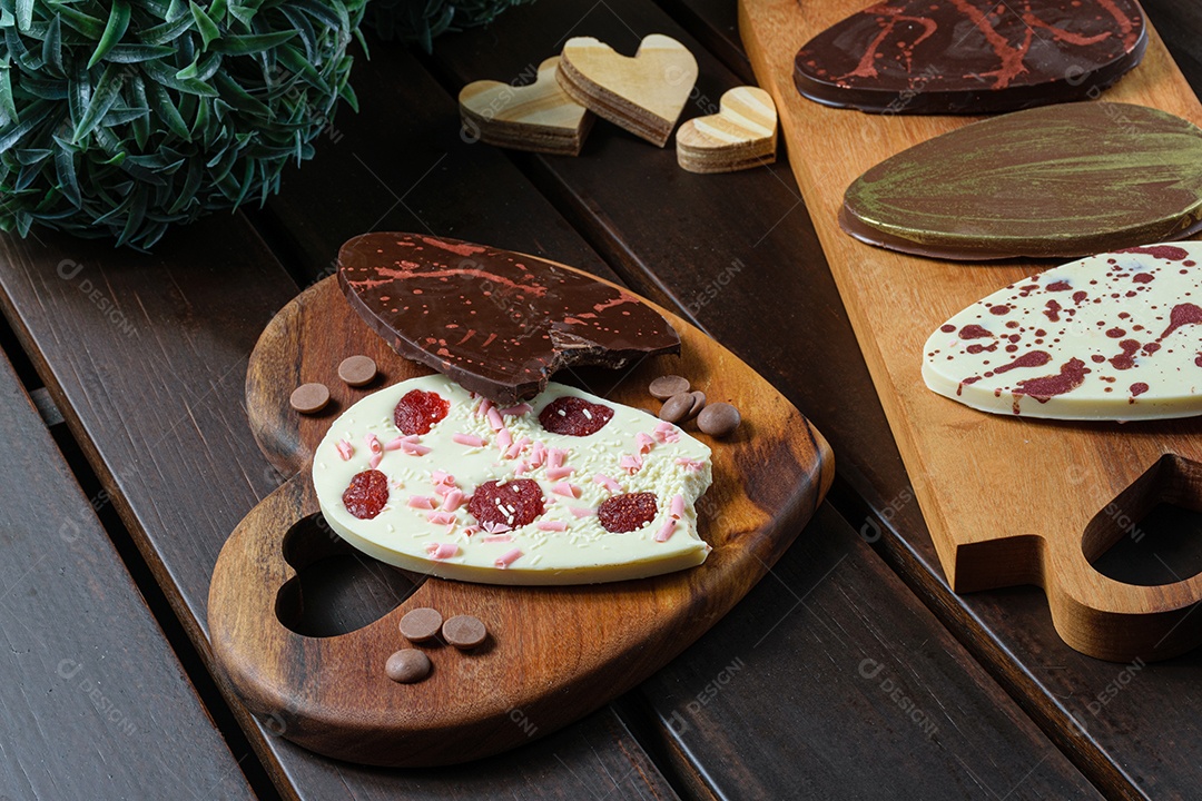 Dois ovos de Páscoa 2D mordidos