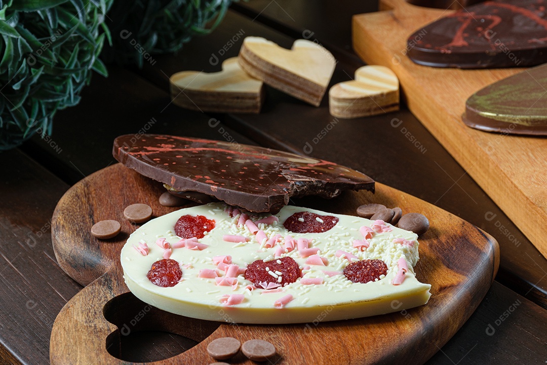 Closeup de dois ovos de Páscoa 2D mordidos